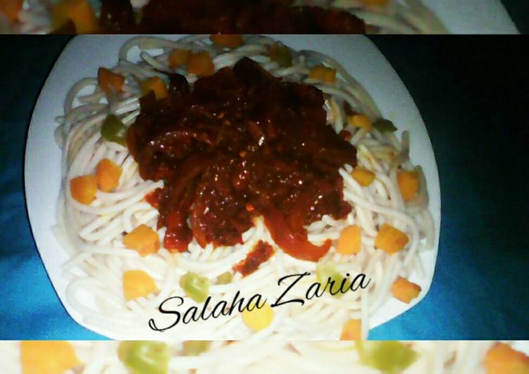 Spaghetti with fried sauce