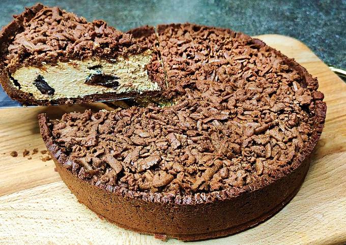 Бесподобный шоколадный пирог на сметане – нежнее нежного