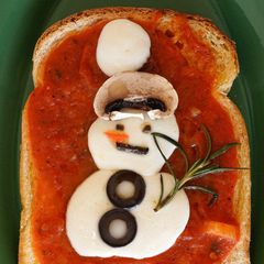 A picture of Snowman Toast – A Cozy Winter Treat ⛄️🍞.