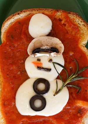 A picture of Snowman Toast – A Cozy Winter Treat ⛄️🍞.