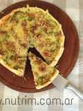 Tarta de coles y queso azul con nueces