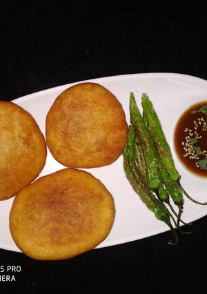 A picture of Moong dal khasta Kachori.