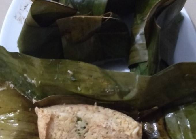 Bagaimana Menyiapkan Botok udang rebon yang Enak Banget