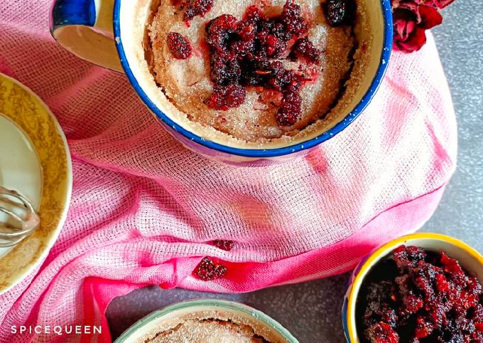 Microwave Blackberry Crumble (vegan mug cake)