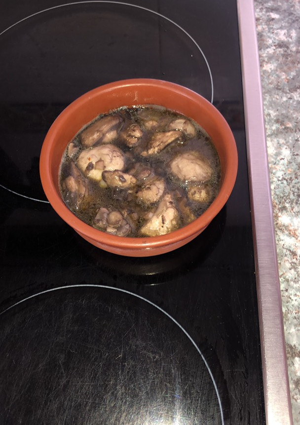 Una foto de Hongos al ajillo
