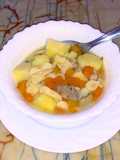 Sopa de fideos y carne