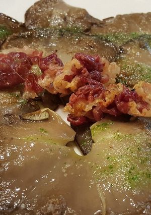 Foto principal de Setas a la plancha con crujiente de jamón