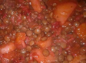 Una foto de Guiso de lentejas con chorizo colorado
