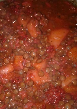 Una foto de Guiso de lentejas con chorizo colorado