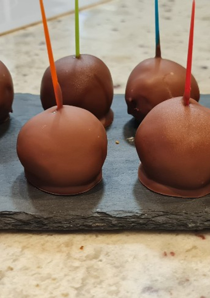 Una foto de Trufas de Filipinos blancos