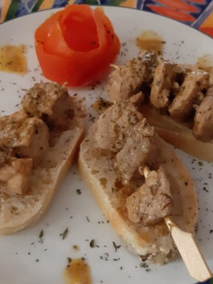 Una foto de Pinchos morunos