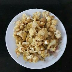 A picture of Couliflower in microwave.