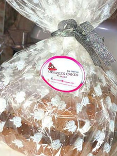 A picture of Chocolate & vanilla cake loaf.