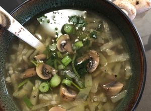 Hình của món Canh bầu nấu nấm chay.