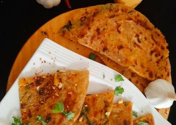 Easiest Way to Make Yummy Masala Garlic cheese paratha