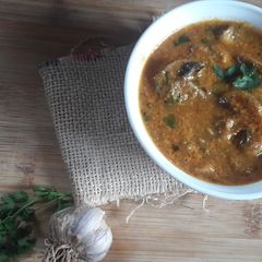 A picture of Mushroom black masala.