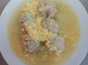 Foto principal de Albóndigas en caldo con Huevo 💯👍🧆