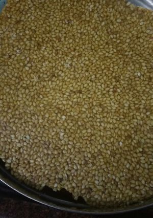 A picture of Til papad.
