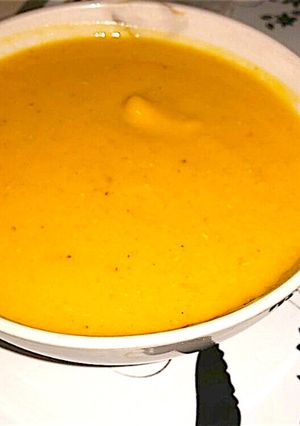Une photo de Soupe au butternut et lentilles corail