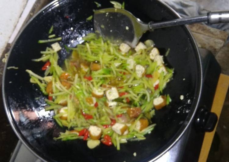 Langkah Mudah untuk Menyiapkan Tumis labu enak Anti Gagal