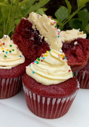 A picture of Jam filled Red Velvet cupcakes.