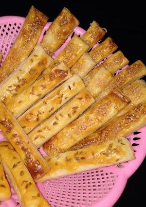 A picture of Sugar sticks.
