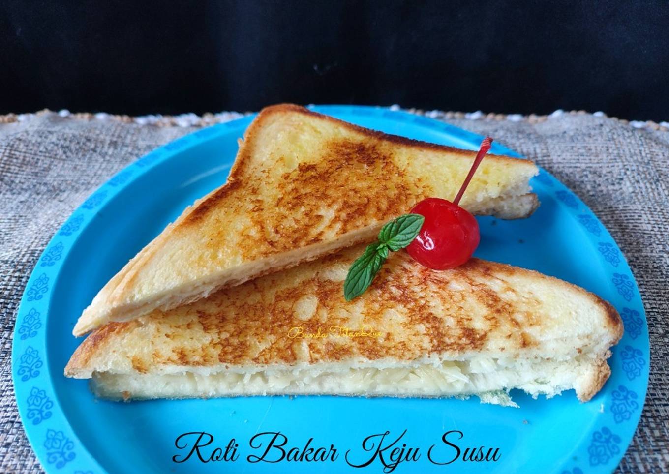 Roti Bakar Keju Susu