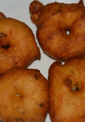 மெதுவடை(methuvadai recipe in tamil) செய்முறை முக்கிய புகைப்படம்
