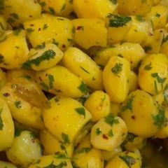 Parsley potatoes A picture of Parsley potatoes.