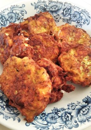 A picture of Delicious Zucchini Fritters in 10 Minutes 🥒🥚🧀.