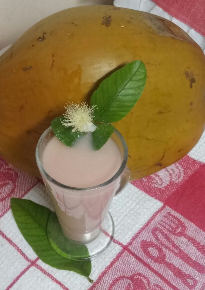 Una foto de Jugo de guayaba y coco
