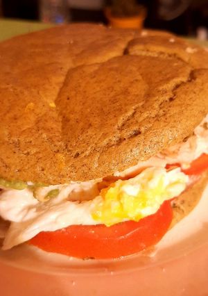 Una foto de 🥪🍳Sándwich en pan de arvejas🍳😋