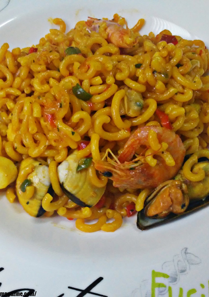 Una foto de Fideuá de mariscos