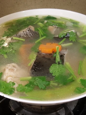 Cara Mudah Menyiapkan Resep Sop ikan salmon yang Uenak Anti Ribet, Lezat