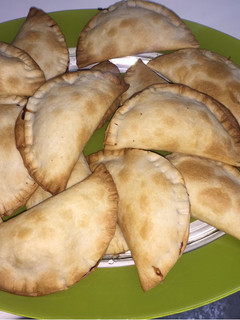 Una foto de Deliciosas empanadillas de jamón York y quesos