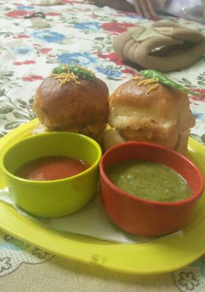 A picture of Vada pav.