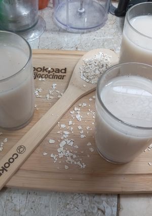 Una foto de Como hacer LECHE DE AVENA🫙
