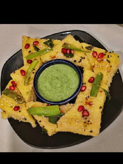 इंस्टेंट खमन ढोकला (Instant khaman Dhokla recipe in Hindi) रेसिपी मुख्य फोटो