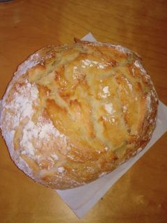 Una foto de Pan blanco redondo casero