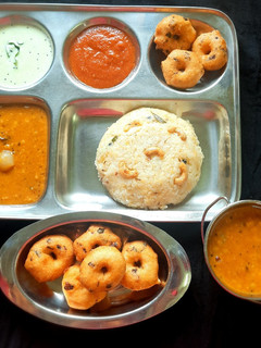 வெண்பொங்கல் (ven pongal recipe in tamil) செய்முறை முக்கிய புகைப்படம்