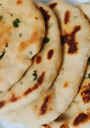 A picture of Garlic_Naan homemade.