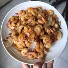 A picture of 🦐 Udang Lada Hitam Simple & Maknyuss👍🏻Source : mba Fitri Sasmaya.