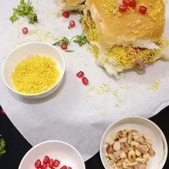 Kutchi dabeli A picture of Kutchi dabeli.