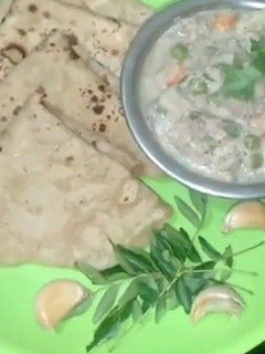 வெள்ளை காய்கறிகள் குருமா (Vellai kaaikarikal kuruma recipe in tamil) செய்முறை முக்கிய புகைப்படம்