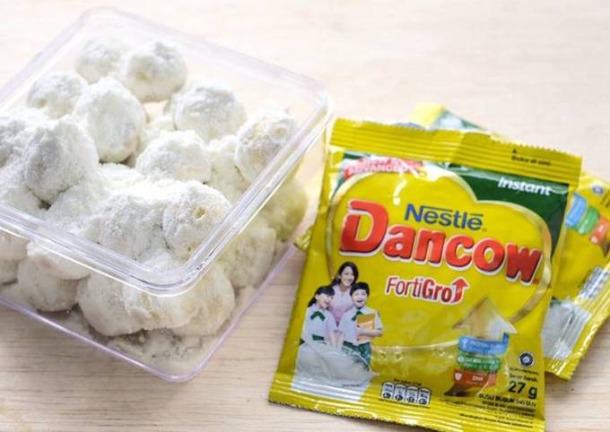 Resep Rsep Bola-Bola Susu Praktis dan tentunya Enak, Cuma 3 bahan, dan bahannya pasti ada dirumah yang Bikin Ngiler