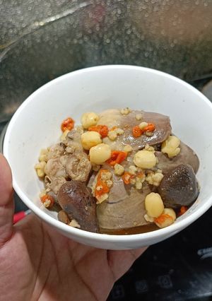Hình của món Tim hầm hạt sen.