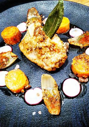 Foto de Sobrecoxa de Frango Assado no Forno com Legumes e Especiarias