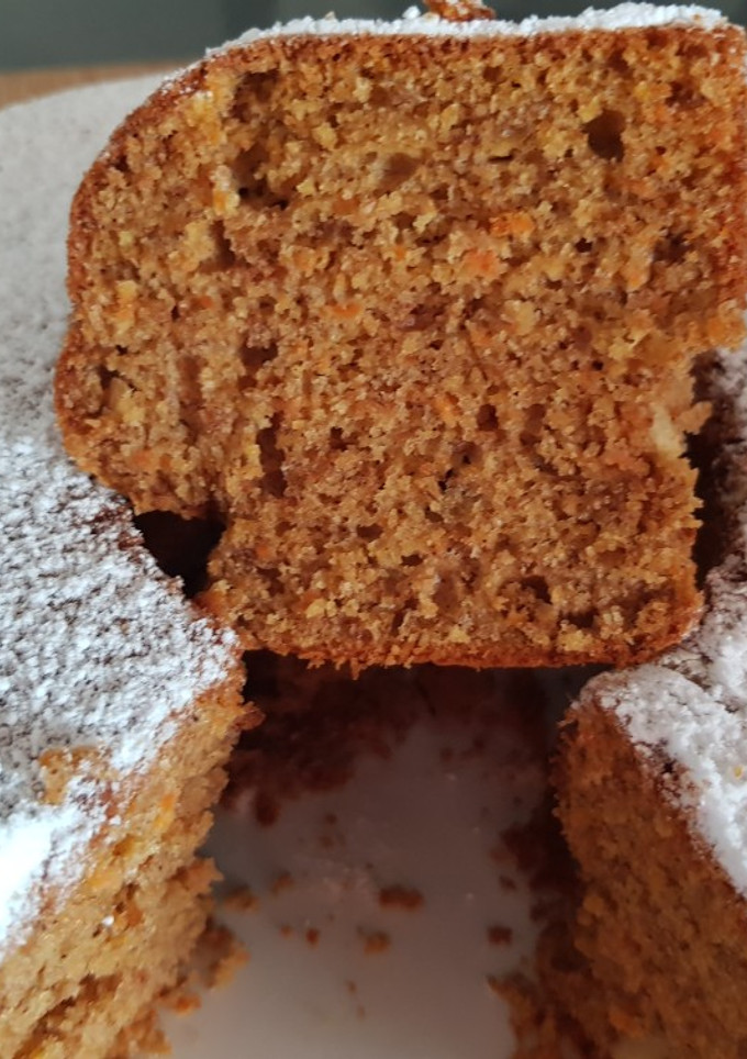 Una foto de Bizcocho integral de zanahorias, manzana, coco y sin azúcar - Th