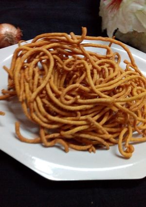 બટાકા વાળા ગાઠિયા(gathiya recipe in gujarati) રેસીપી મુખ્ય ફોટો