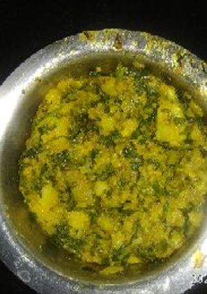 A picture of Aloo Methi sabji.